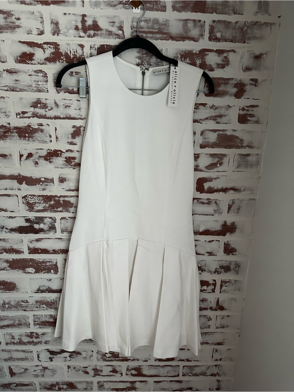 Alice + Olivia Cream Sleeveless Pleated Flare Dress